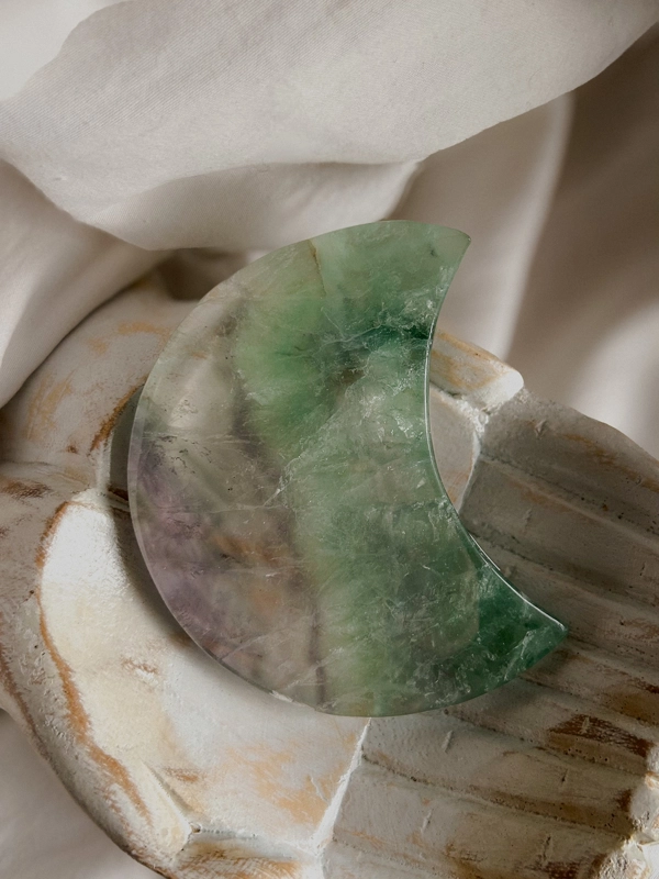 luna in Fluorite Arcobaleno